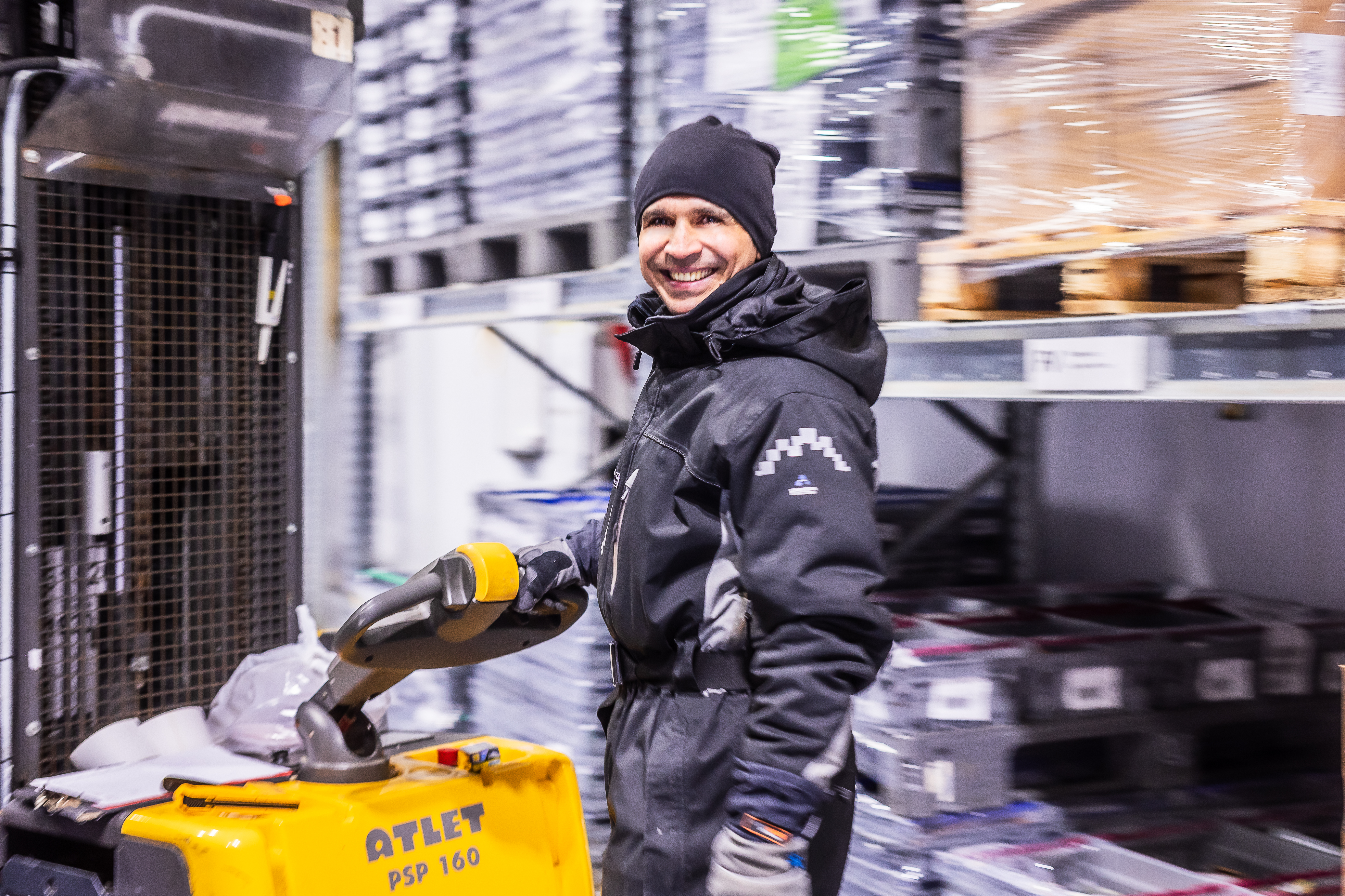 Ansatt på fabrikklager