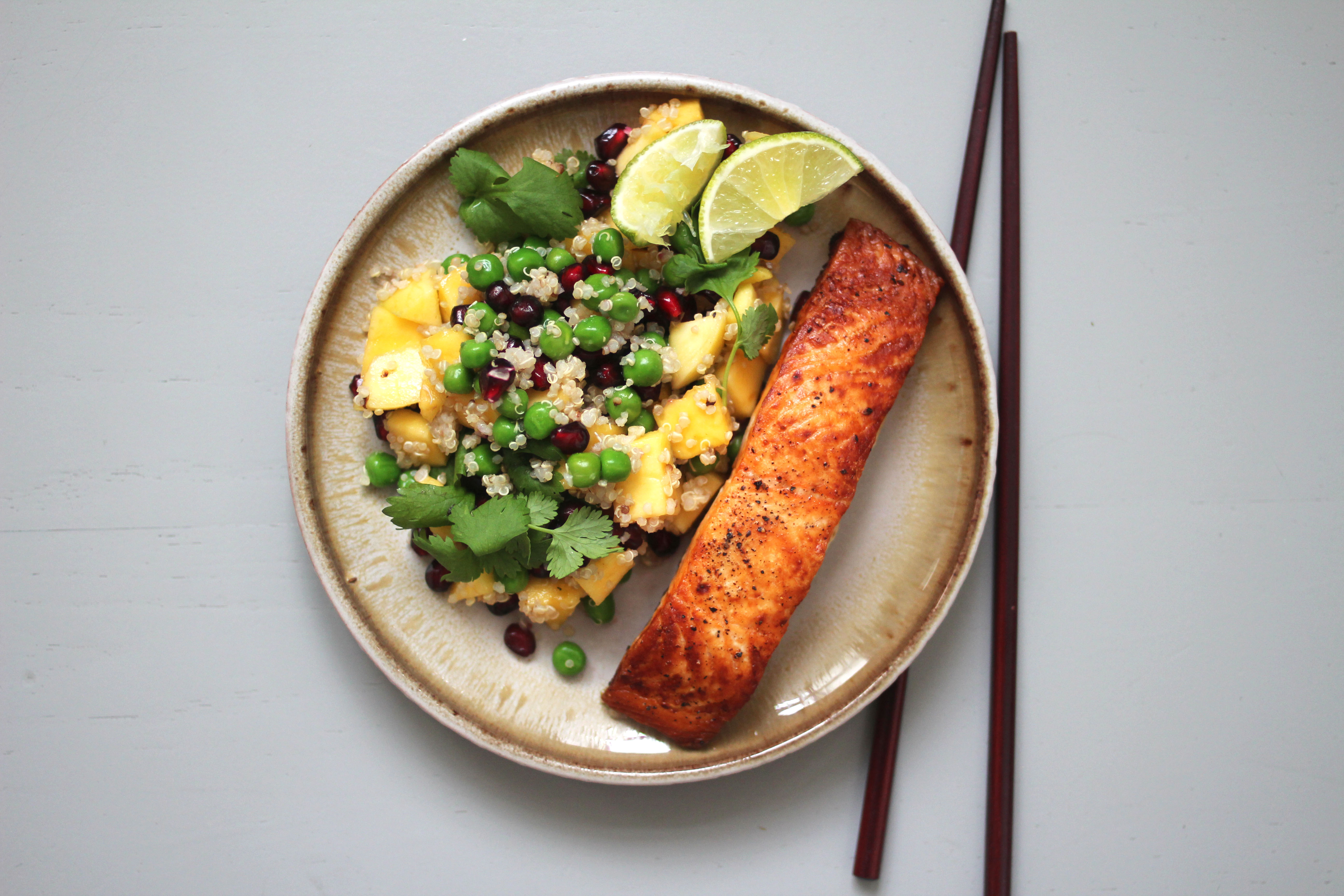 Stekt laks og mango tilbehør